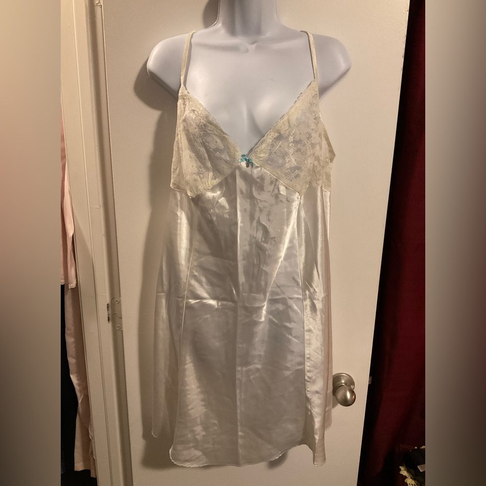 Secret Treasures Ivory Satin Lace Chemise